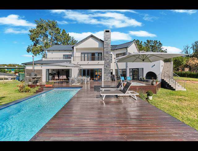 10,706M² SMALLHOLDING FOR SALE IN RUIMSIG
